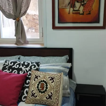 Very Smail House *
