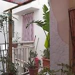 Very Small House *