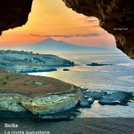 Very Smail House *