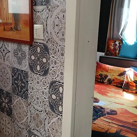Very Small House *