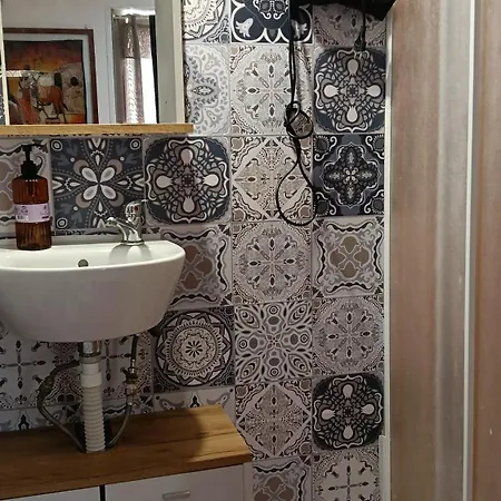 Very Small House Аугуста