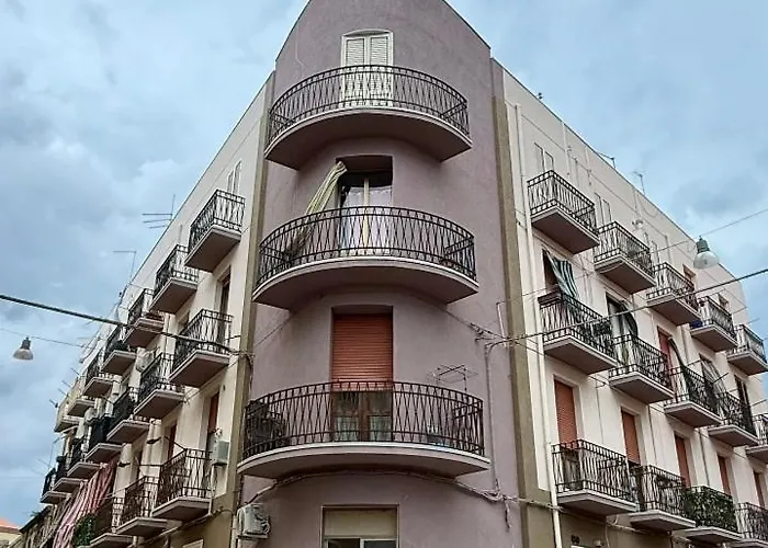 דירה Very Small House אוגוסטה