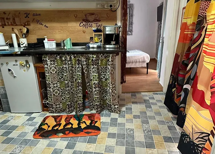 Very Small House * אוגוסטה